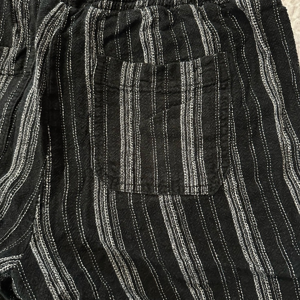 Women’s or Junior’s Black & White, Briggs Shorts, Size Medium - Picture 5 of 10